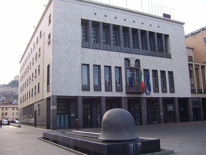 Cosenza, Guccione attacca Occhiuto sui debiti: «È incompatibile»