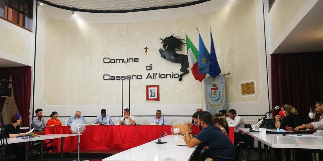 Cassano allo Ionio, il consiglio comunale approva bilancio e Dup