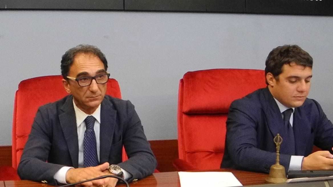 Catanzaro, improvvisa convocazione del consiglio comunale: ma infuria la polemica