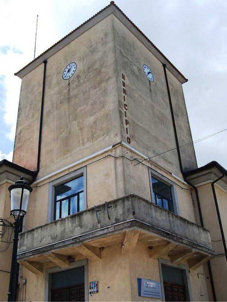 Serra, Rosi: «Allusioni inaccettabili, ho dato mandato ai miei legali»