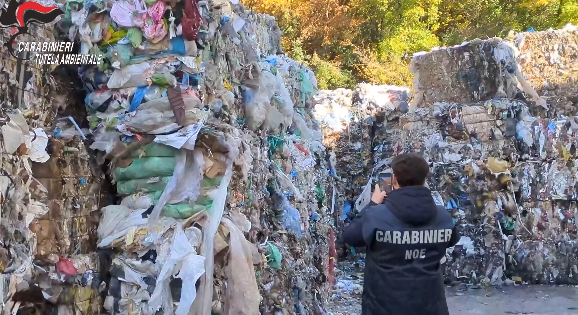 Traffico di rifiuti dalla Campania in Calabria, in 9 finiscono ai domiciliari – VIDEO E NOMI