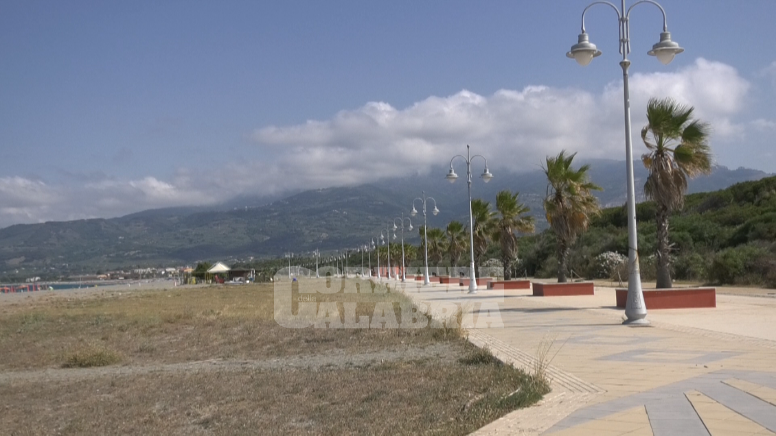 L’estate flop a Lamezia: deserto il bando per l’assegnazione (gratuita) della spiaggia