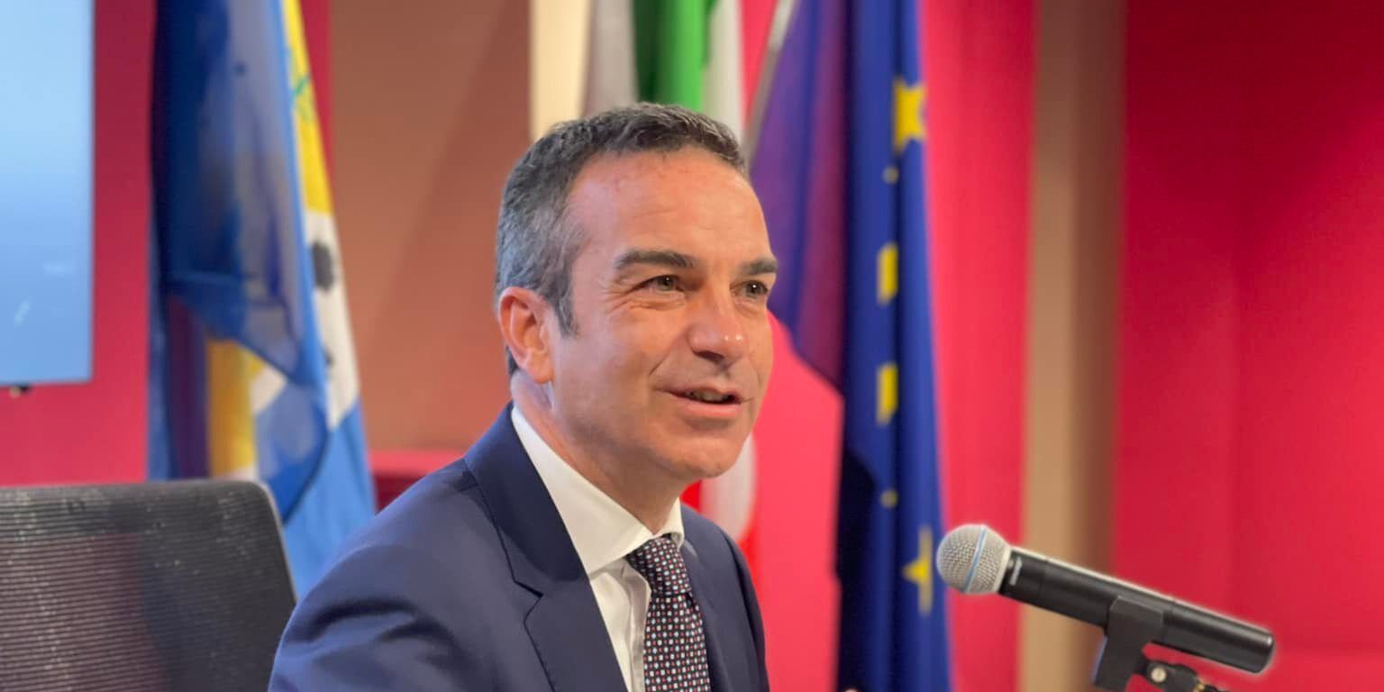 Balneari, Occhiuto: «Mettere a gara nuove spiagge per non penalizzare le imprese esistenti»