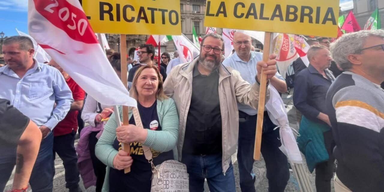 «Diritto alla salute compromesso». A Cosenza iniziativa M5S in piazza