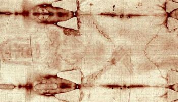 A Catanzaro l’ostensione della riproduzione fotografica della Sacra Sindone