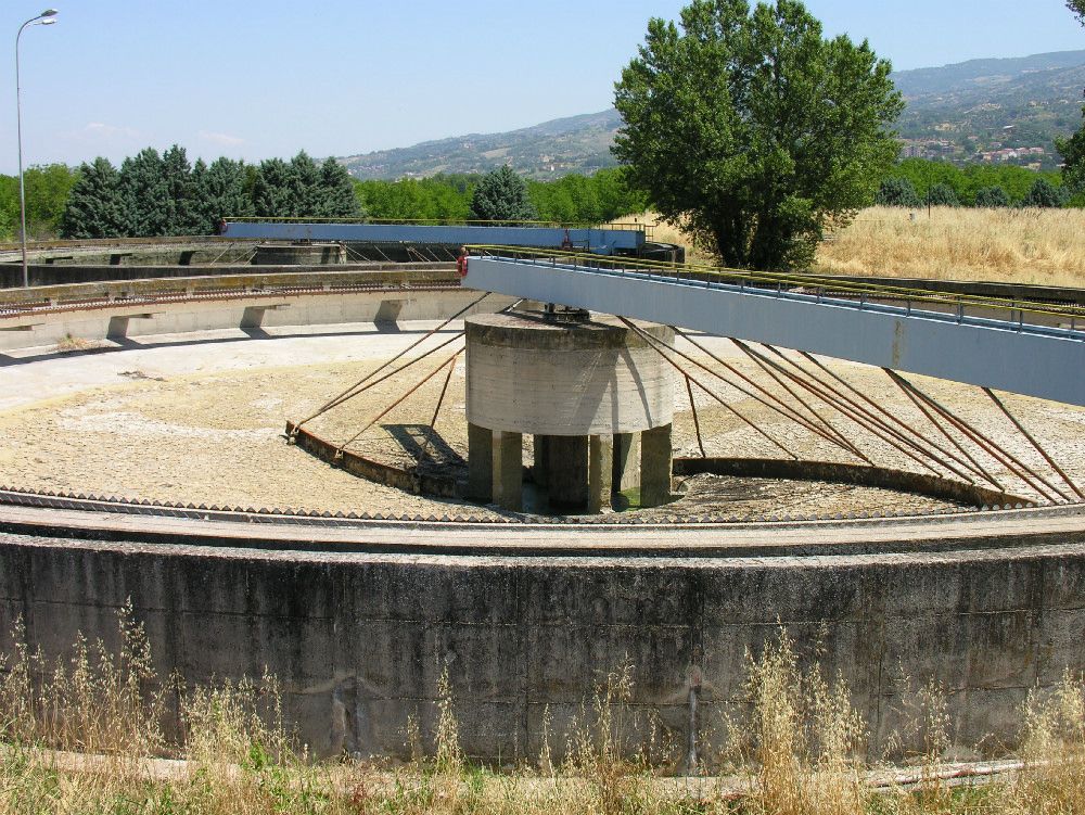 Liquami nel fiume Crati, sequestrato il depuratore di Rende