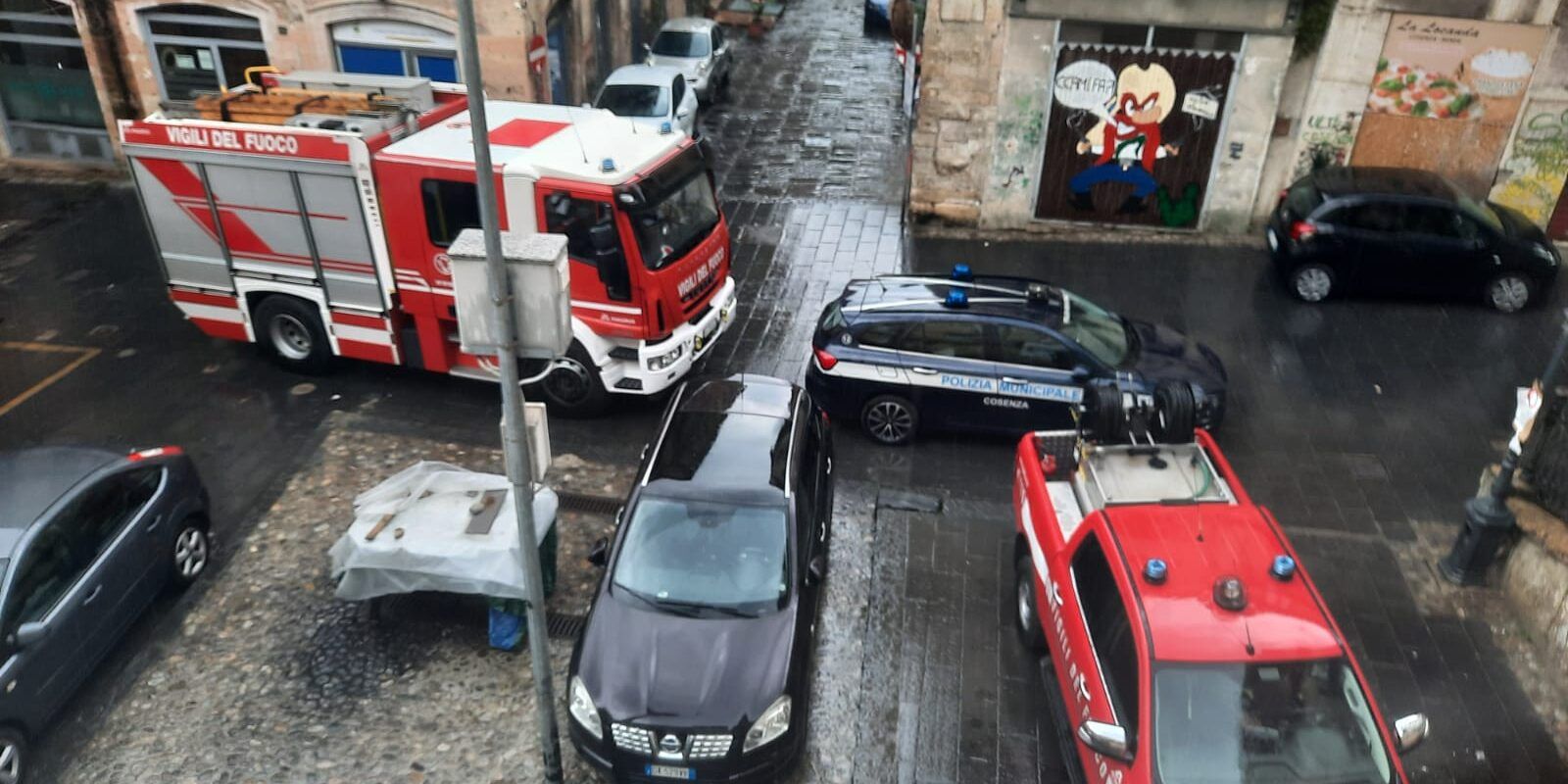 Ennesimo crollo nel centro storico di Cosenza