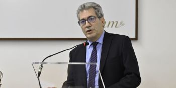 Vignetta della Camera Penale di Cosenza, Diella: «Questa non è satira»