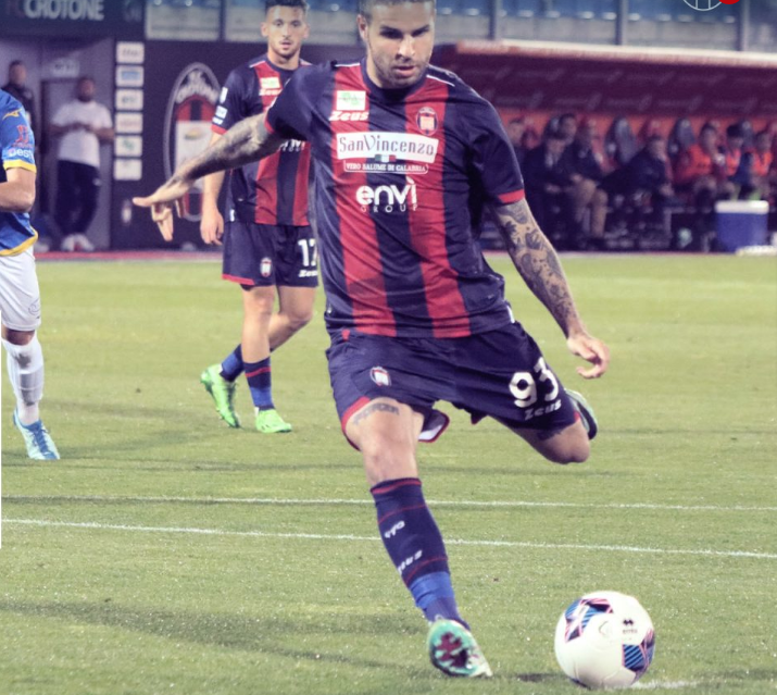 Crotone, tonfo in casa: un Brindisi disperato supera di misura i rossoblu (ma retrocede)