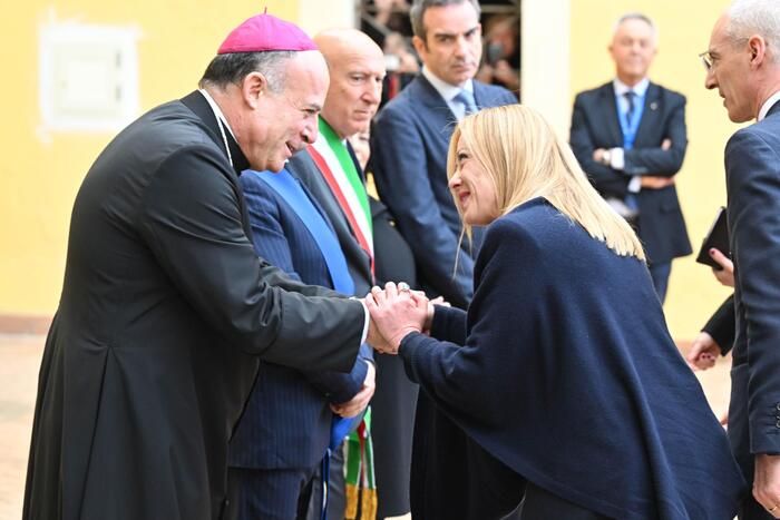 Naufragio di Cutro, monsignor Panzetta al Governo: «Rispettare i diritti umani»