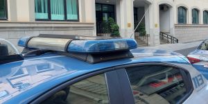 Reggio Calabria, si barrica in casa minacciando il suicidio. Salvato dalla Polizia