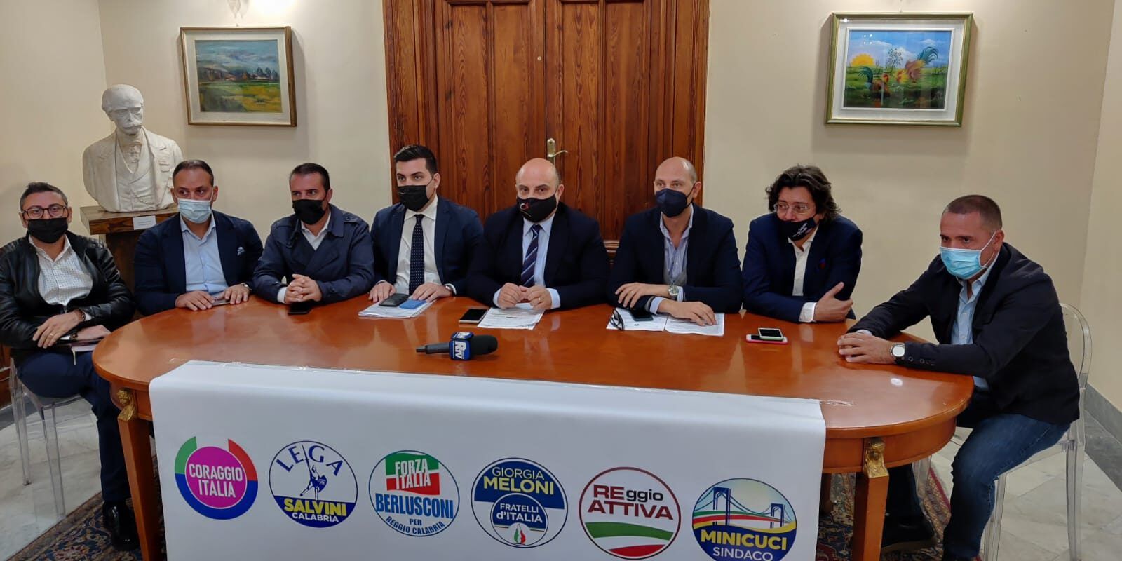 Reggio, sospeso il bando rifiuti: i consiglieri di centrodestra insorgono