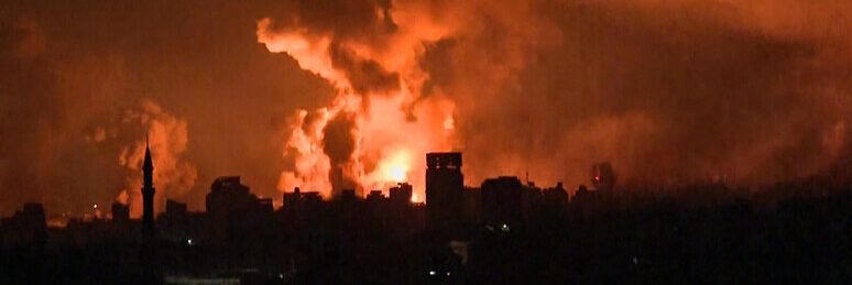 Intensi bombardamenti su Gaza. Incursioni di tank israeliani