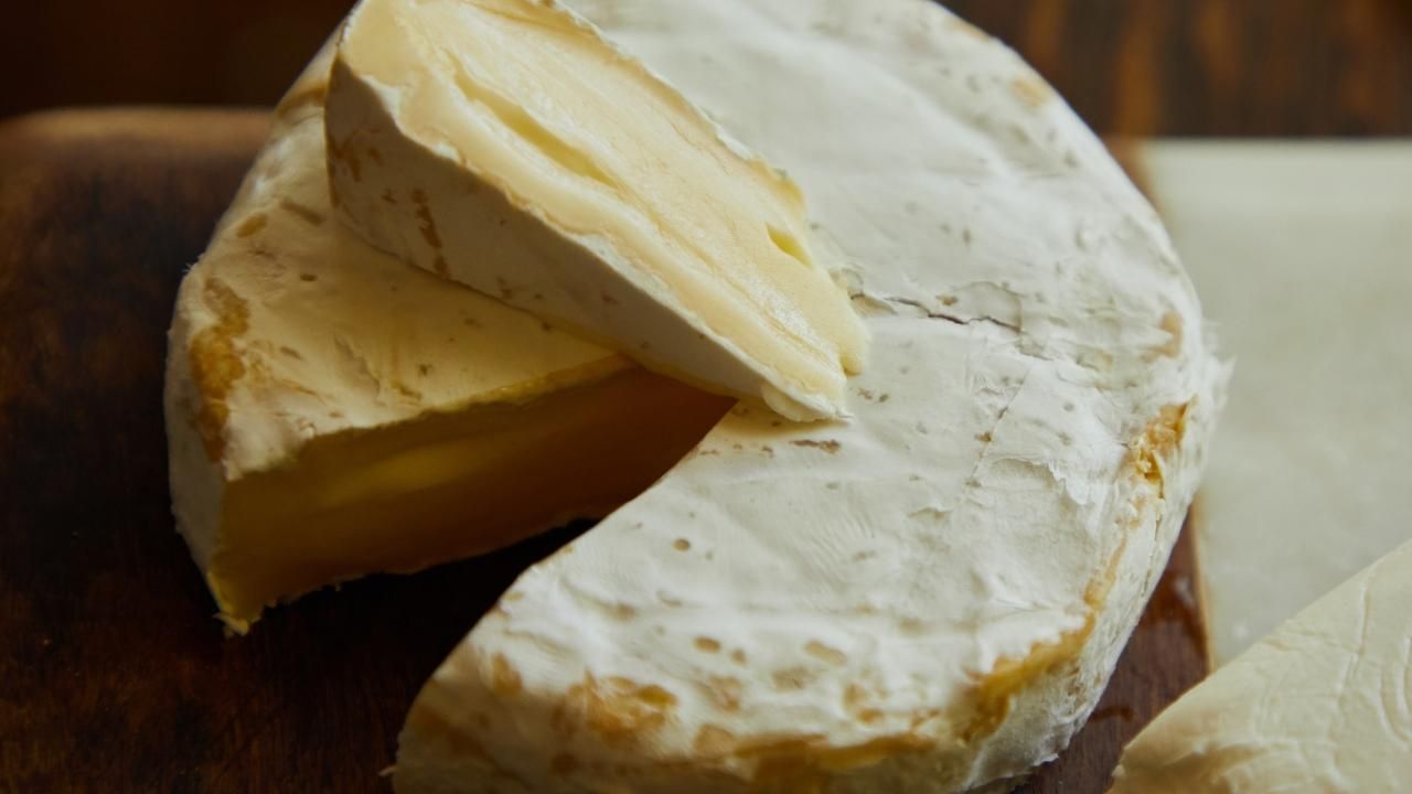Formaggi al tartufo ritirati per rischio listeria