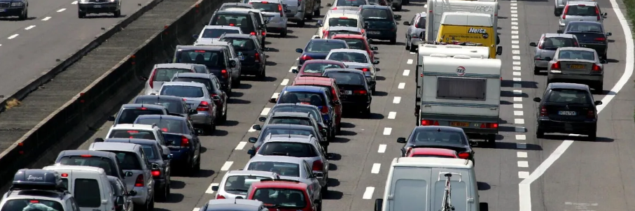 Il weekend da bollino nero. In Calabria “fari” su autostrada e statali