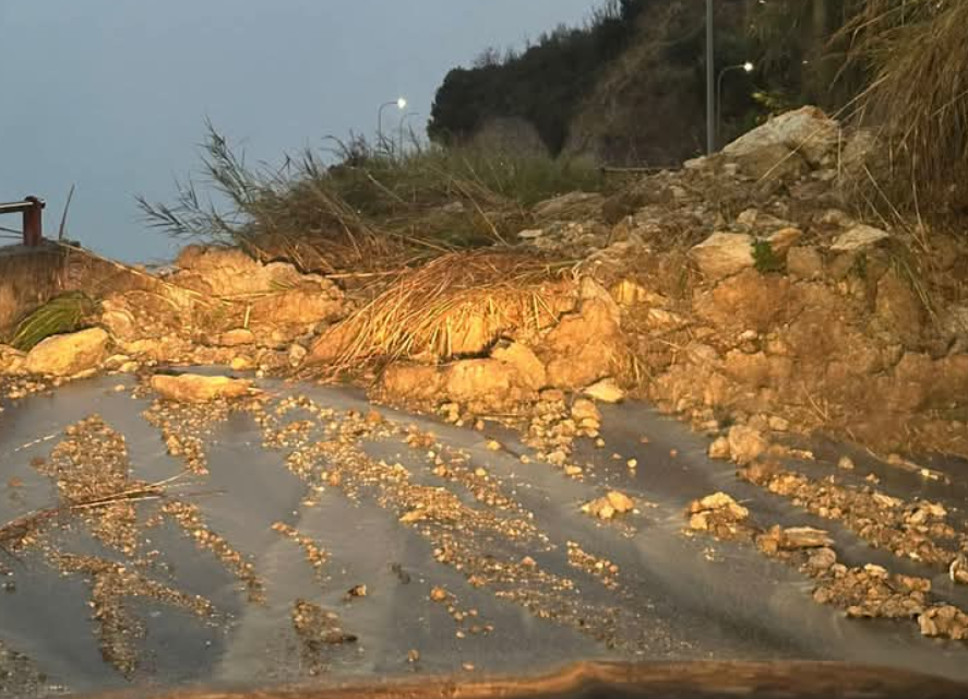 Il maltempo si abbatte sulla Calabria, allagamenti e frane a Cetraro – VIDEO E FOTO