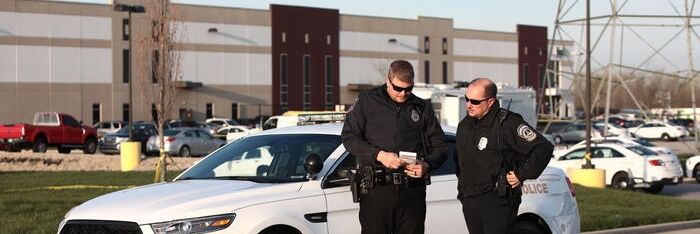 Spari in un centro commerciale nell’Indiana: 4 morti e 2 feriti