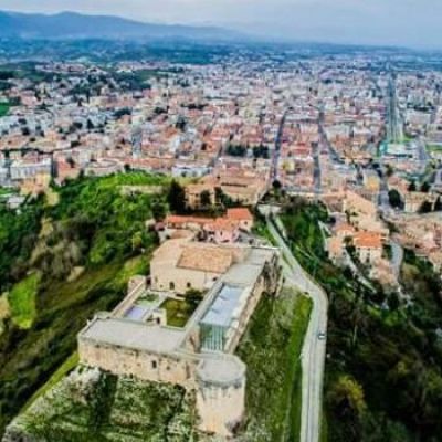 Cosenza, segnalazioni digitali per i guasti urbani: «Passo avanti, ma la città resta trascurata»