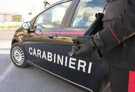 Pistola e munizioni a bordo dell'auto, fermata una coppia di pensionati
