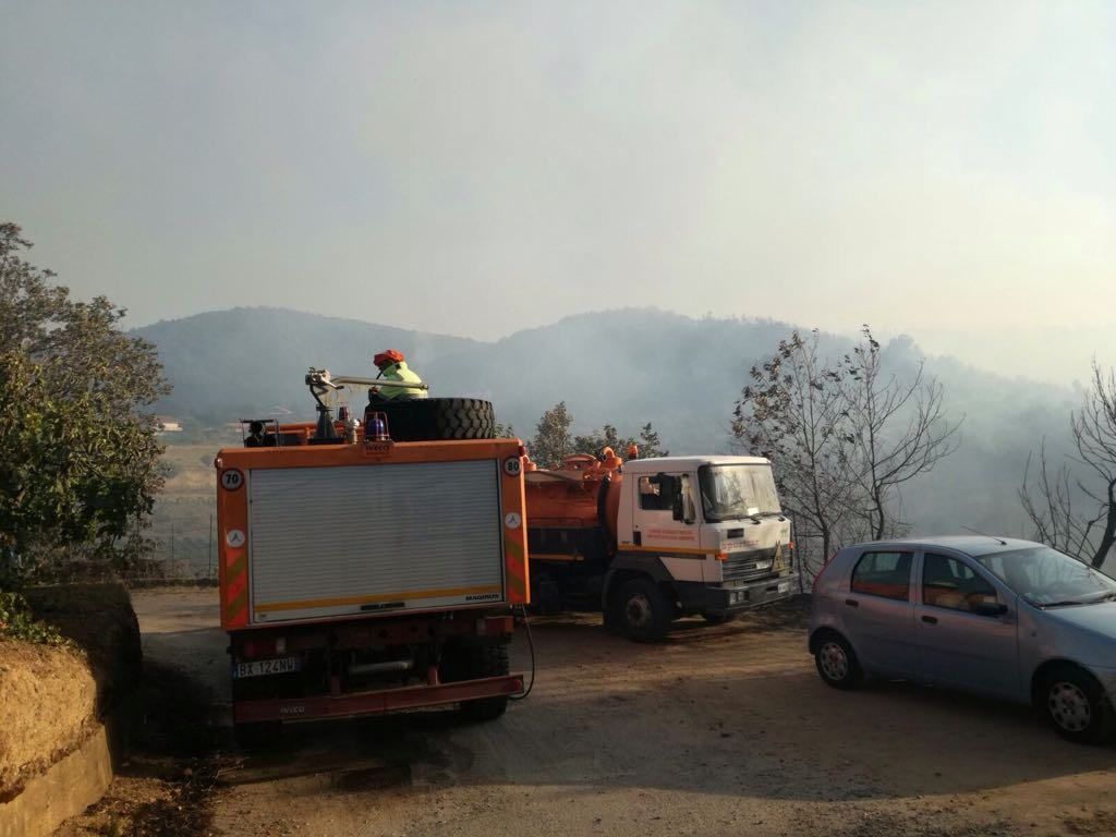 Mandatoriccio da tre giorni nella morsa del fuoco