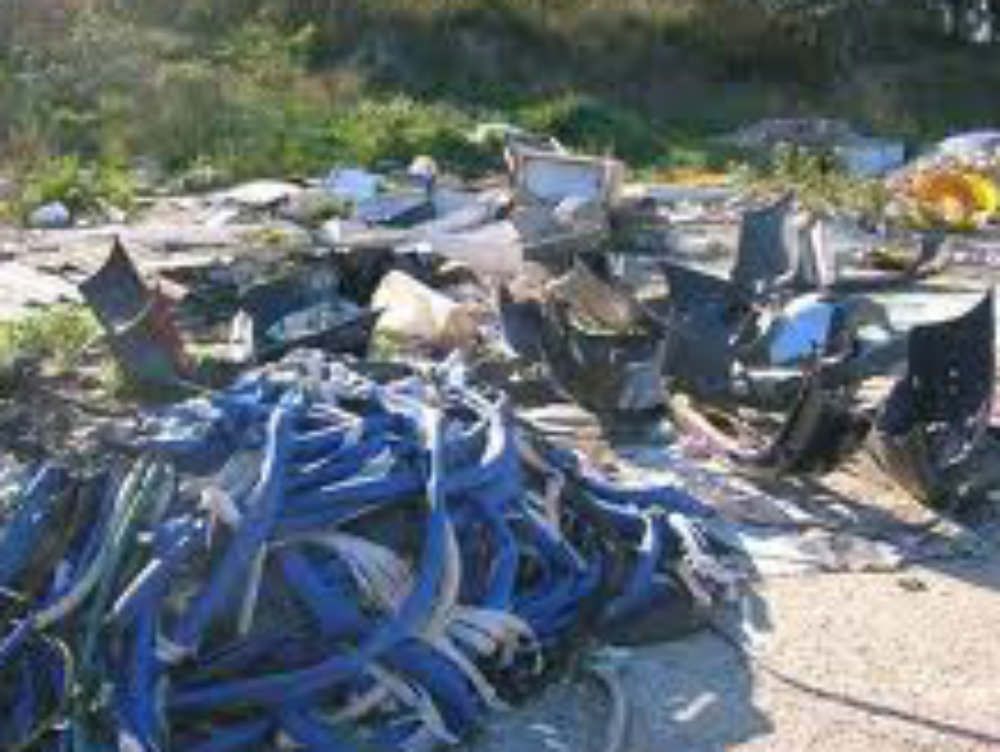 CAOS RIFIUTI | Denunciato il sindaco di Nocera Terinese