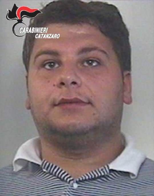 Trovato con pistola e proiettili in auto, arrestato