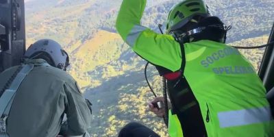 Velivolo ritrovato, la svolta nelle ricerche grazie all’IMSI Catcher. L’area è interdetta, i familiari delle vittime sul posto