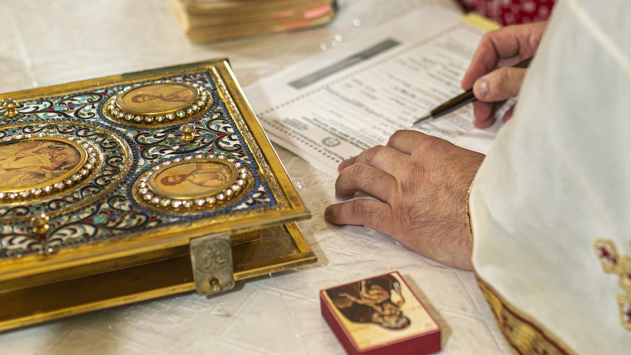 La Chiesa archivia padrini, compari e cumparielli per cresime e battesimi. Finisce il comparaggio della mafia e della politica