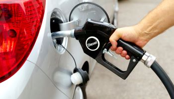 Benzina e gasolio alle stelle, Federconsumatori Calabria: «Il taglio del bollo è uno specchietto per le allodole»