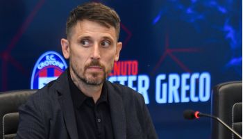Crotone, Greco alla vigilia del derby di Coppa: «Siamo un cantiere aperto, servirà il giusto atteggiamento»