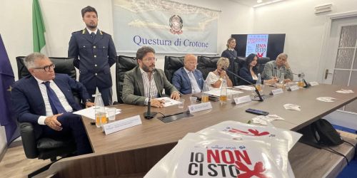 Crotone contro il racket con l'iniziativa "Io non ci sto". «La legalità si costruisce tutti insieme»