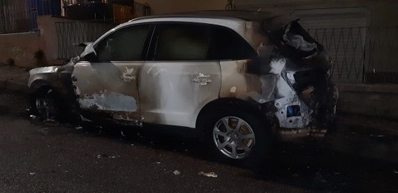 A fuoco l'auto di un imprenditore. La condanna di Confcommercio Catanzaro
