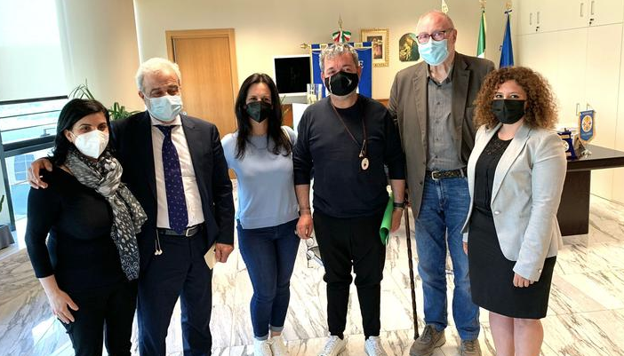 Autismo, Spirlì incontra le famiglie senza rimborsi. «I problemi intendiamo risolverli»