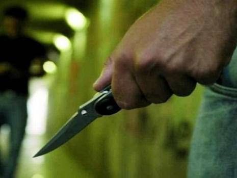 Accoltella rivale in amore, arrestato un 26enne nel Crotonese