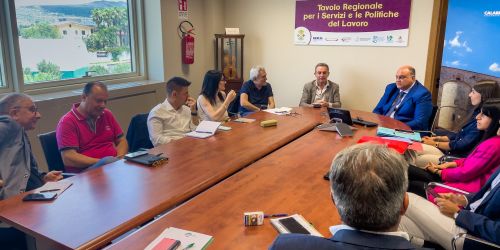 confronto tra sindacati e Regione ex Lsu Lpu