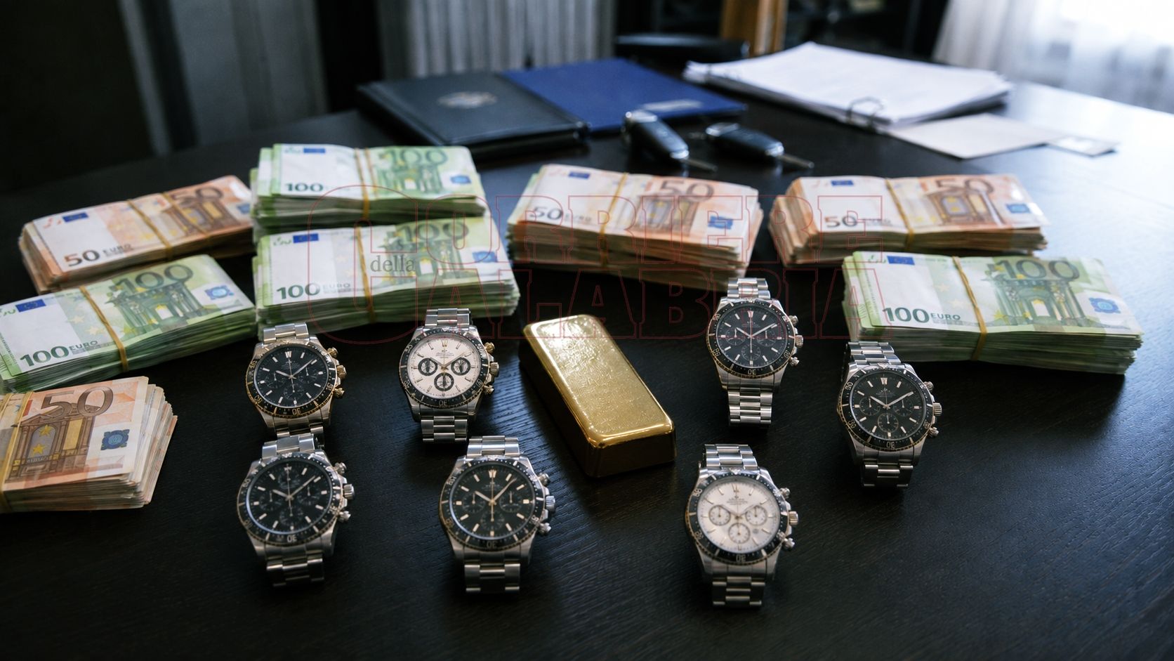 ’Ndrangheta, il «Mister centomila» della cosca Trapasso: 87mila euro cash, un lingotto e otto Rolex