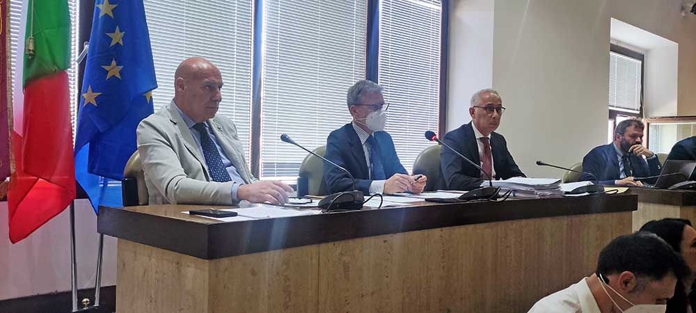 Crisi al Comune di Crotone: le avance di Voce a dissidenti e opposizione