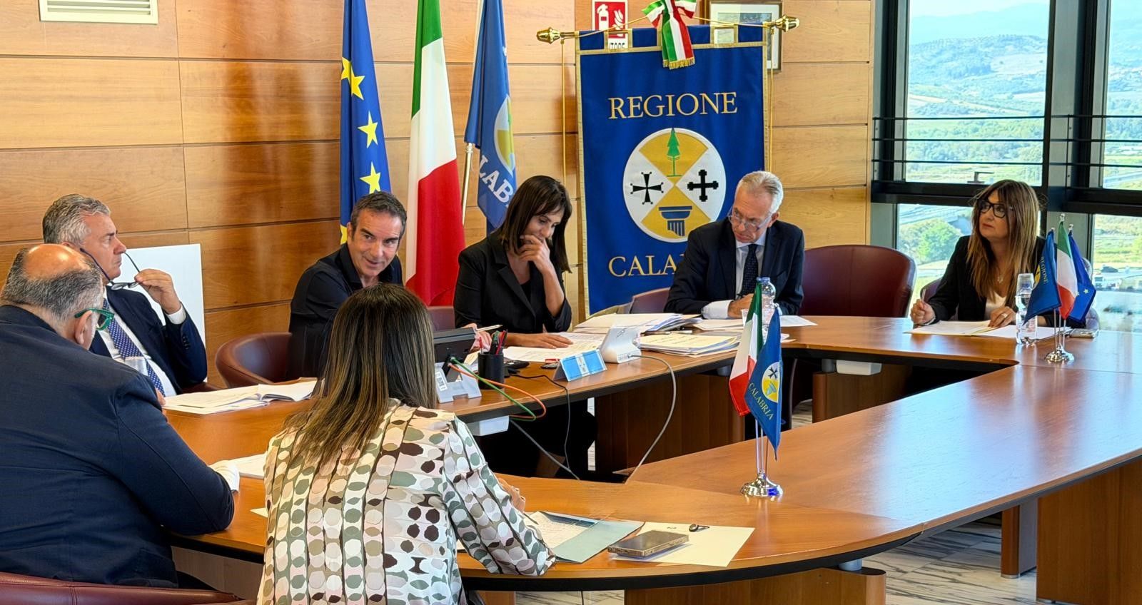 Regione Calabria: nomine per l’Ia, 48 milioni per infrastrutture e rifiuti e nuovi fondi ai giovani