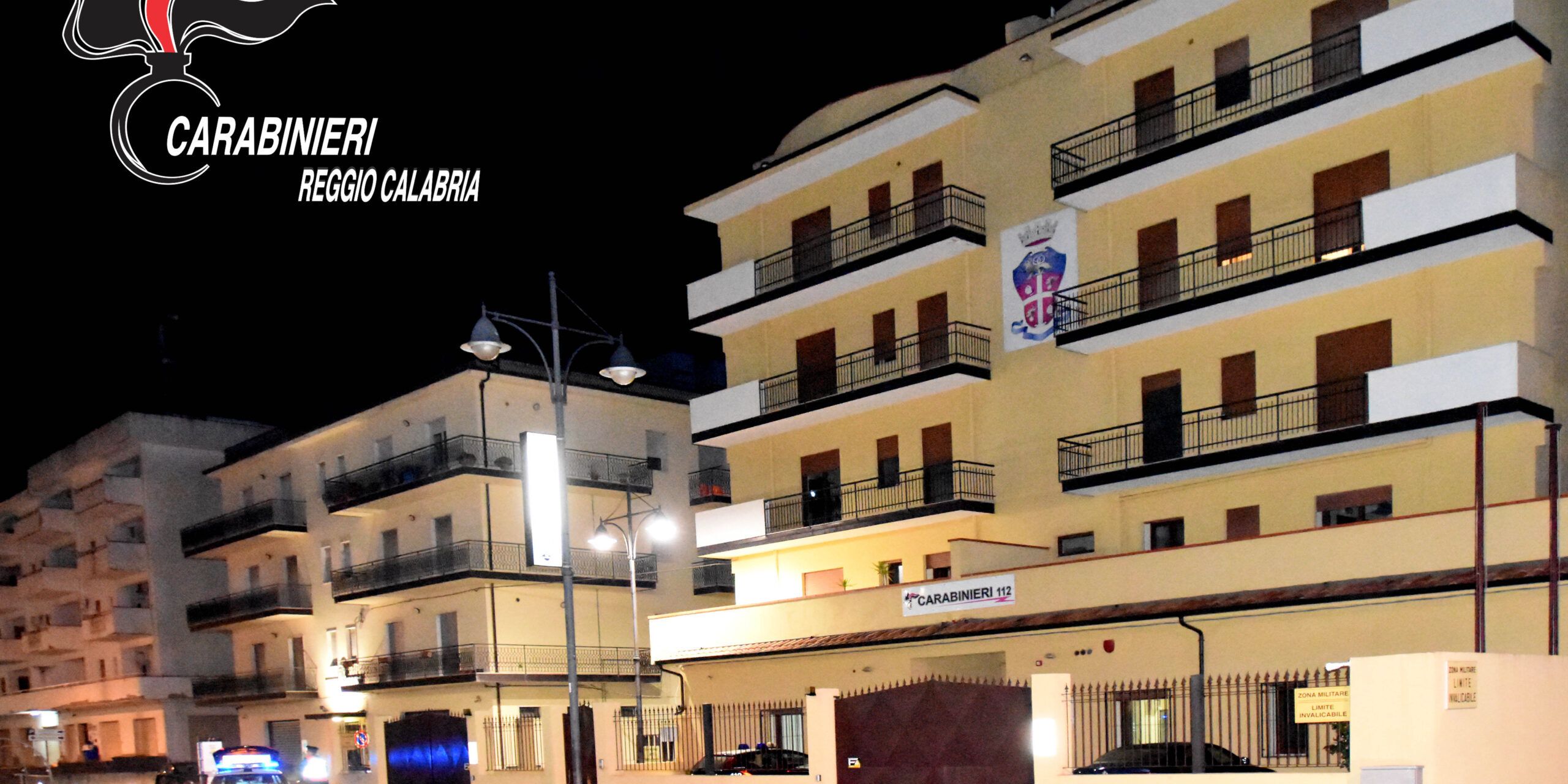 Furto aggravato in un centro commerciale, denunciati cinque minorenni