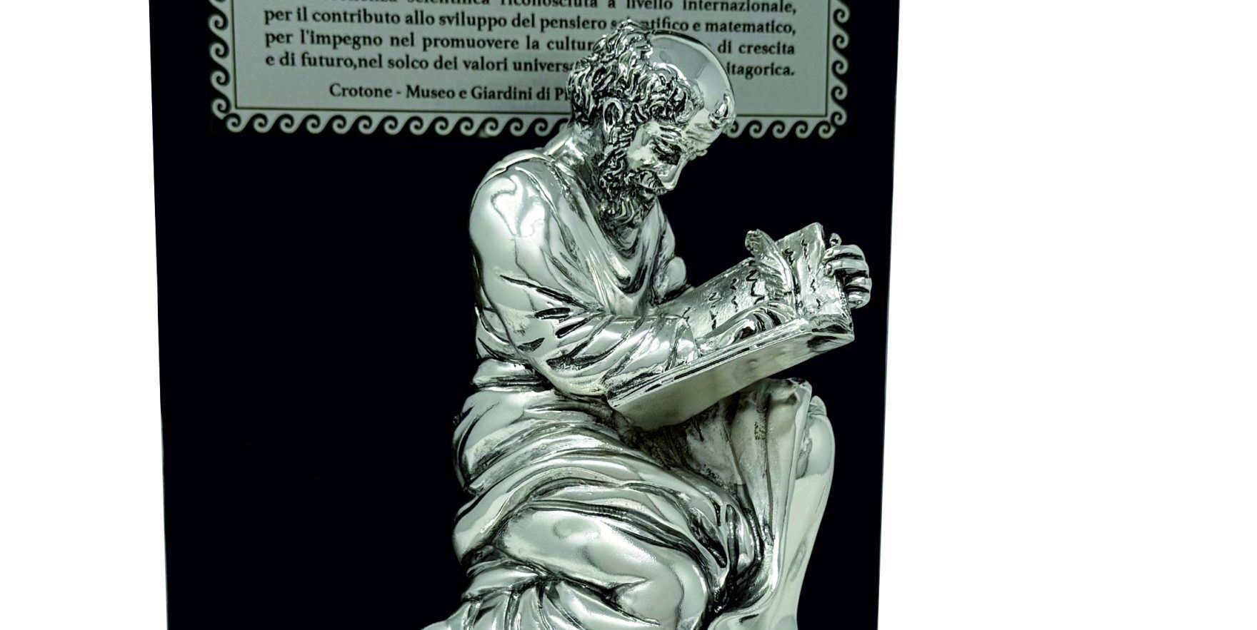 Crotone, il “Pitagora d’Argento” celebra il dialogo tra sapere, arte e pensiero classico