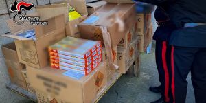 62 chili di fuochi d’artificio consegnati a un’azienda, denunciato camionista