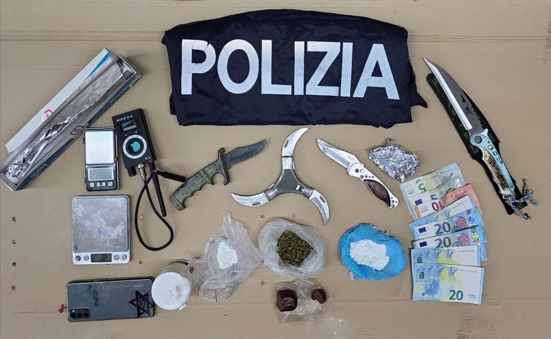 Detenzione e spaccio di droga, a Vibo Valentia in manette un 49enne