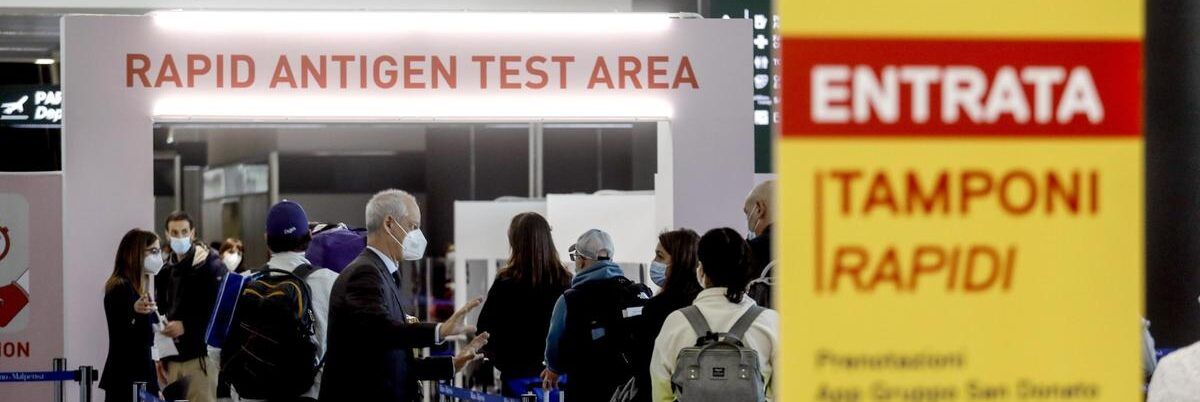 Test Covid sui cinesi in viaggio, l’ira di Pechino: «Inaccettabili»