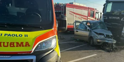 Ancora sangue sulle strade calabresi, anziano muore in un incidente tra Villapiana e Francavilla