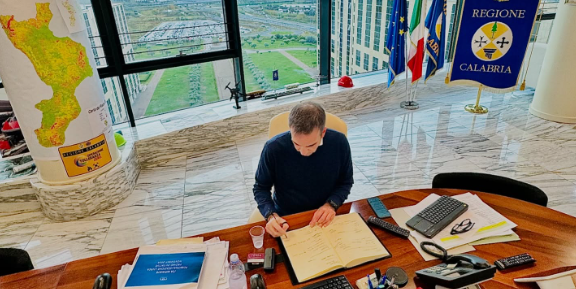 Il 2025 crocevia per la politica calabrese: ecco le sfide per Occhiuto e per i partiti