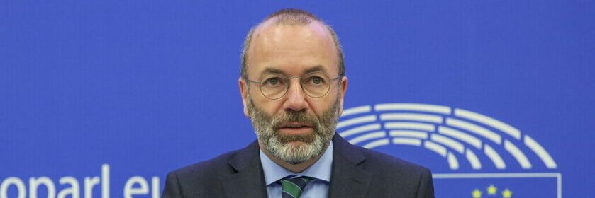 Weber a Socialisti e Renew: venite nella nostra alleanza