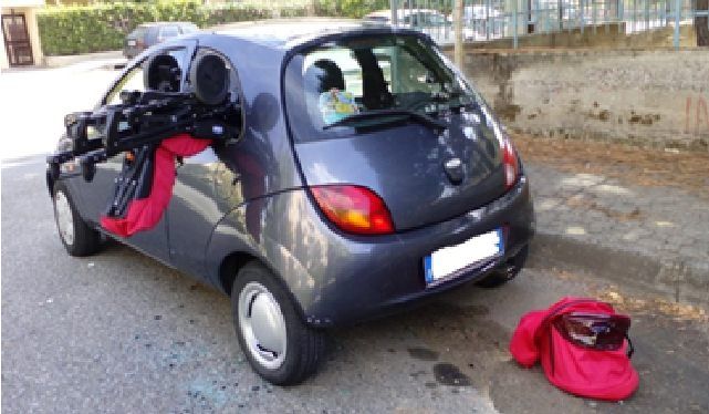 Tenta di rubare un'auto, arrestato