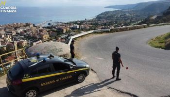 Estate, la Finanza di Vibo intensifica i controlli: oltre 280 verifiche fiscali e 120 multe stradali