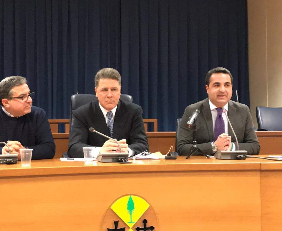 Aeroporto di Reggio, Nicolò e Cannizzaro: «Basta scaricabarile»