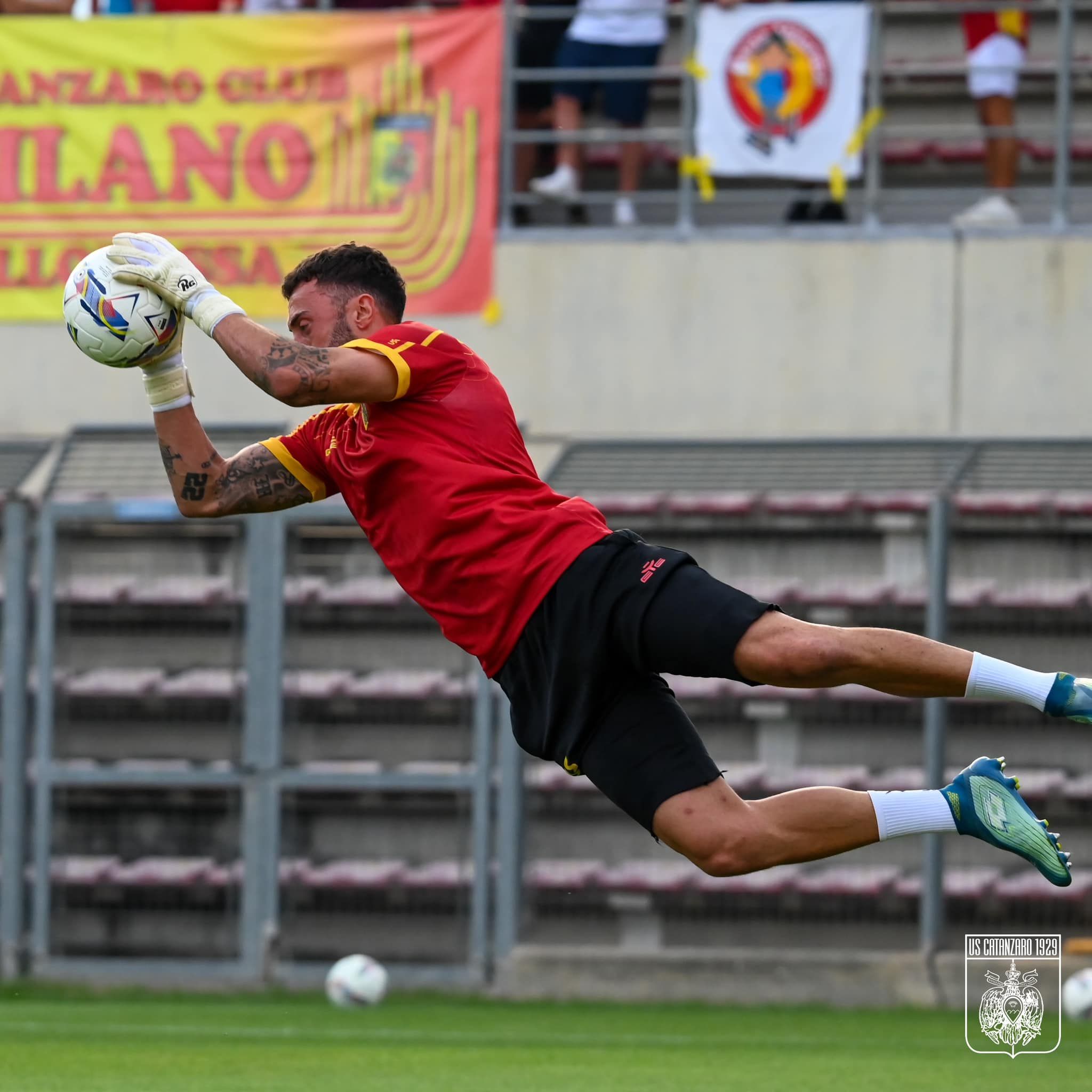 Catanzaro sconfitto dal Cagliari 2-0. Buon test per i giallorossi